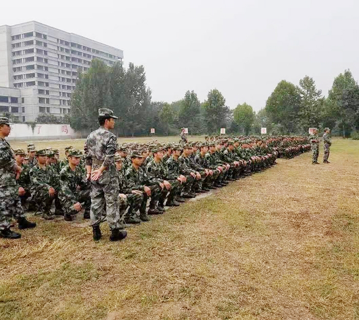 軍事化管理
